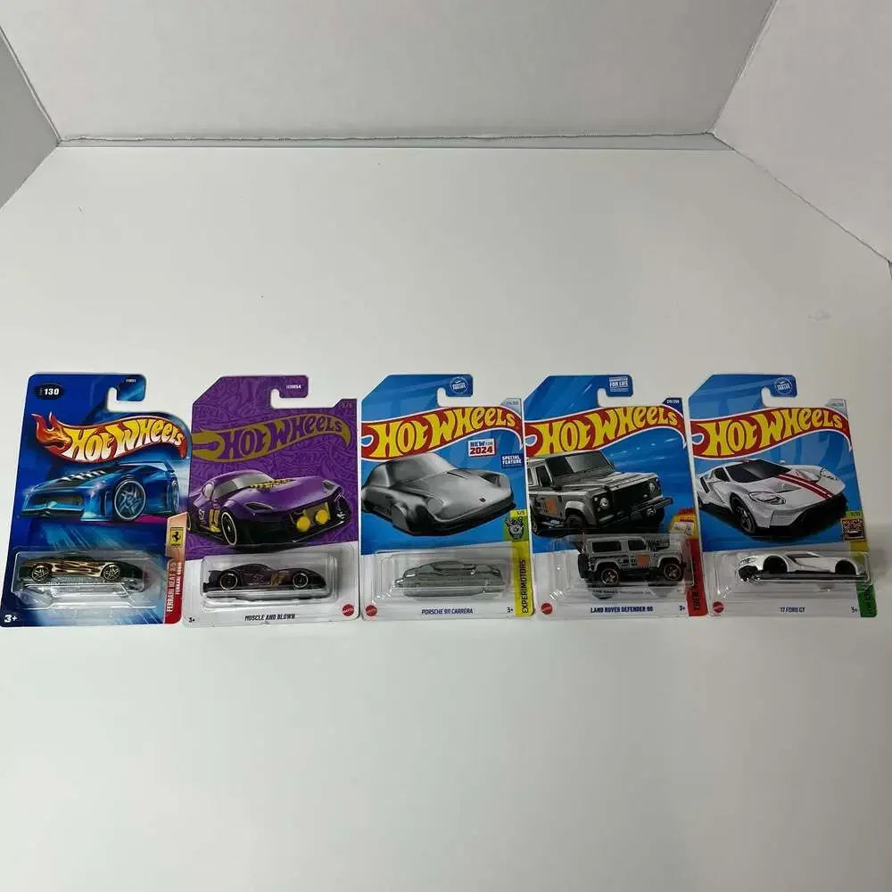 Hot Wheels lot of 10-Car Diecast Vehicle Set